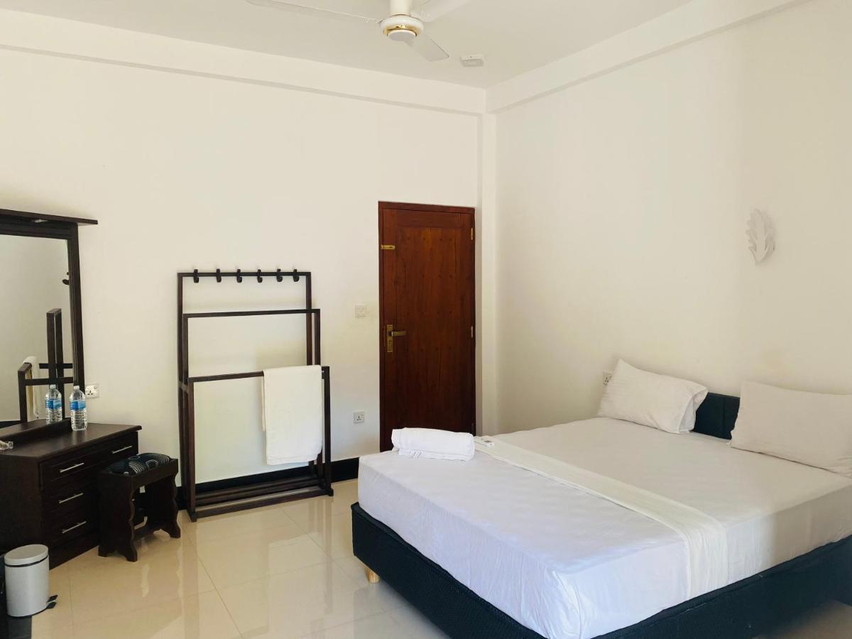 The Kingslayer Resort Negombo Bagian luar foto